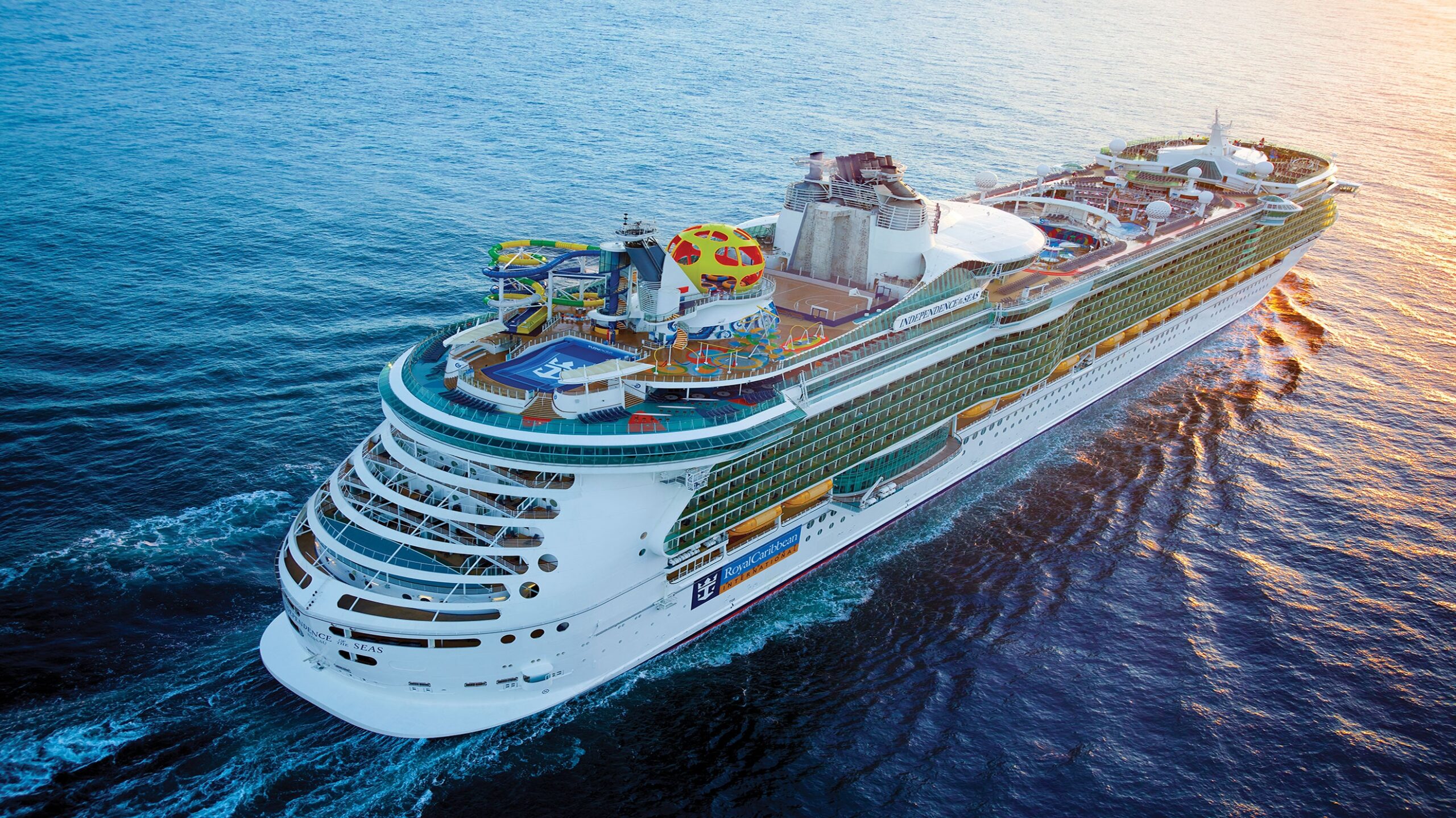 Royal Caribbean's Independence of the Seas at sea